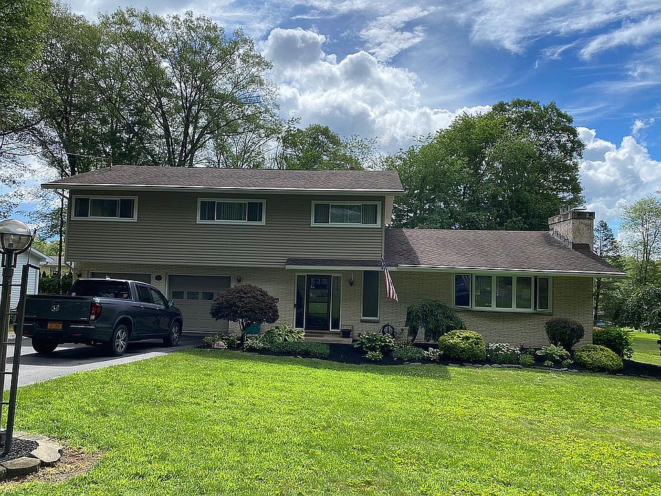 1st image of 111 Acorn Dr