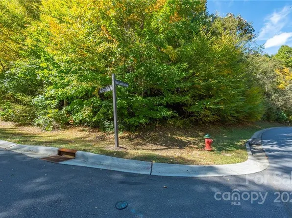 67 Old Lafayette Ln #33, Black Mountain, NC 28711