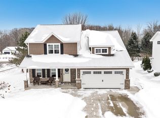 1102 Heyerdahl Hts, Hobart, WI 54155