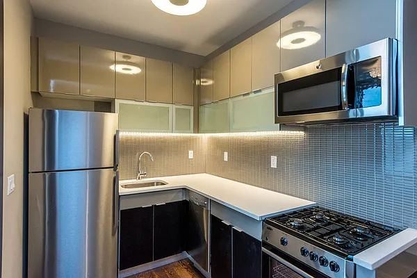 Rented by Nooklyn NYC LLC | media 19