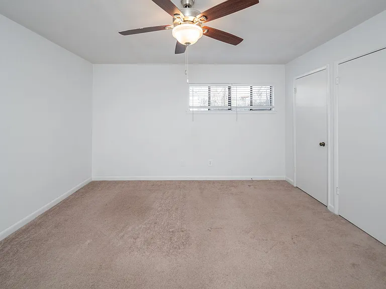 Dana Apartments — Photo 29