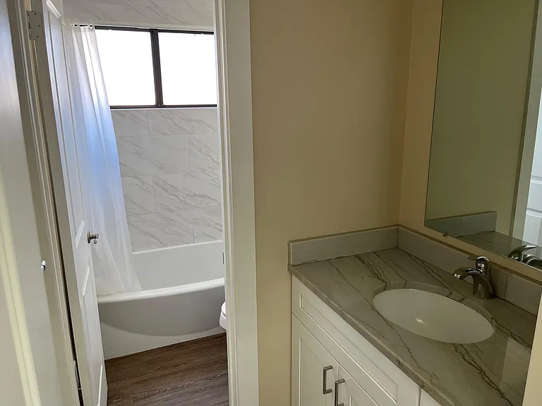 2320 Ironstone Dr E — Photo 6