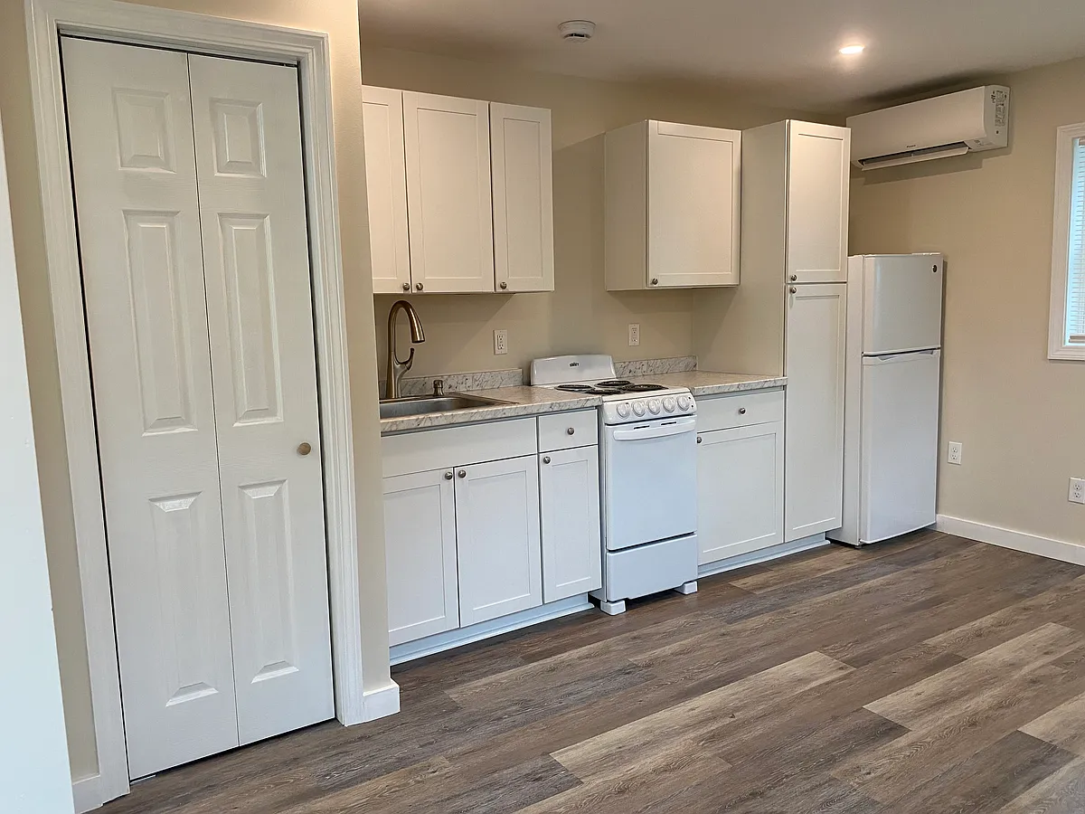 Building Photo - 1111 Roosevelt Trl #21