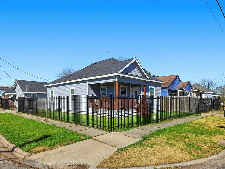 1401 Sydnor St — Photo 2