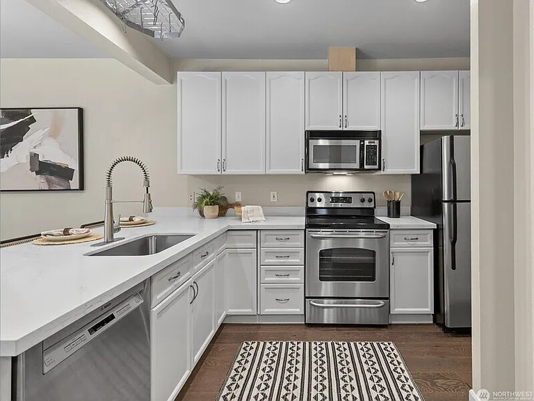 10909 Avondale Rd NE #R170 — Photo 6