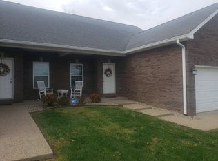 225 Royal Birkdale Ct, Vine Grove, KY 40175
