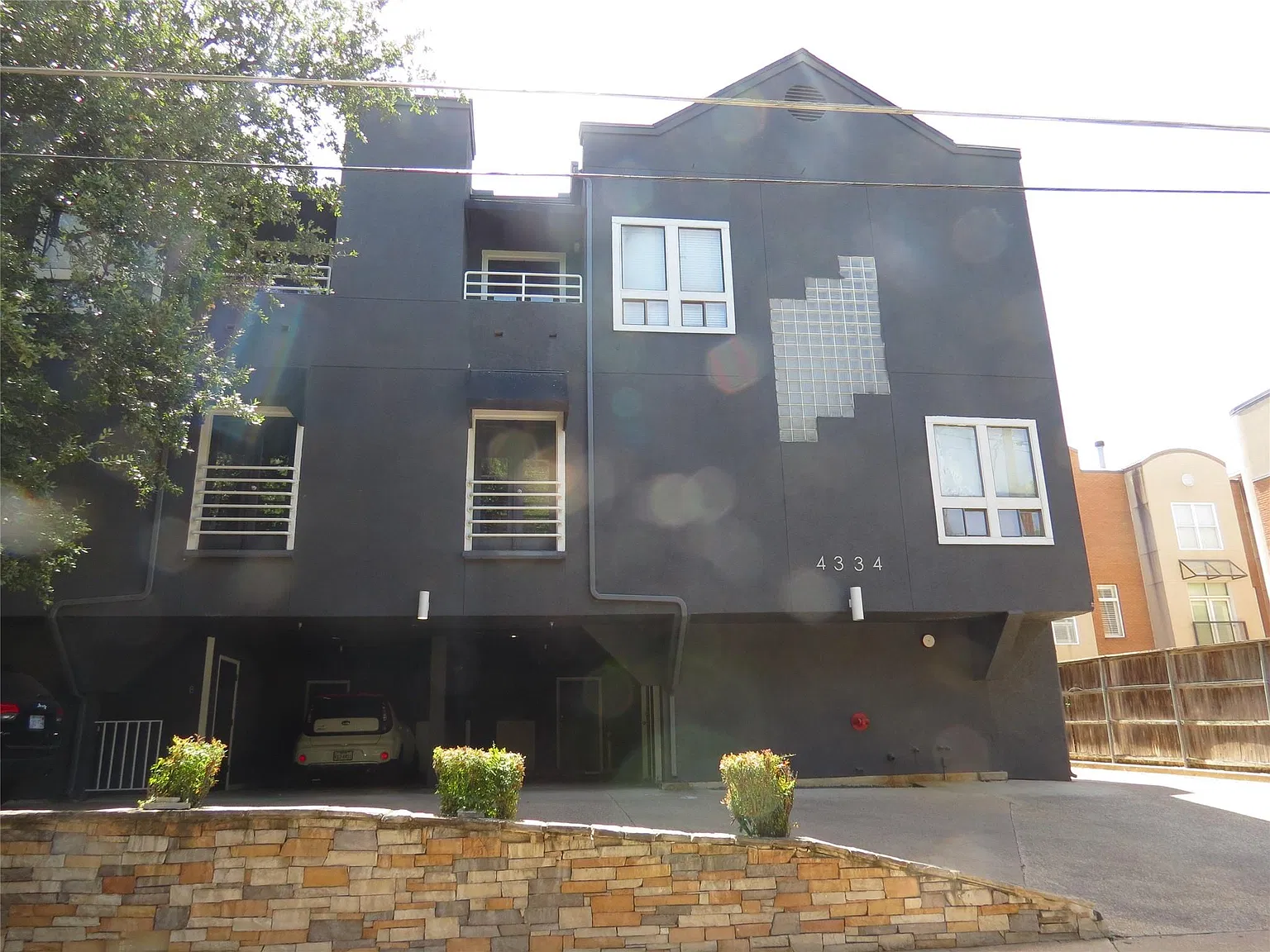 1 bed, 812 sqft, $1,700 — Photo 2