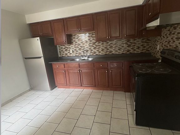4th image of 81 Eagen Dr #42