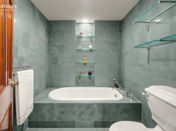 230 Central Park West image 12 of 23