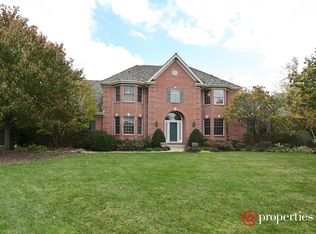 1711 Whispering Willow Ct, Libertyville, IL 60048