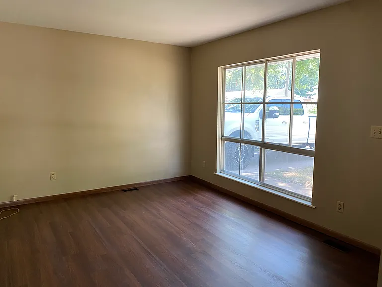 2119 Dominion Ave — Photo 4