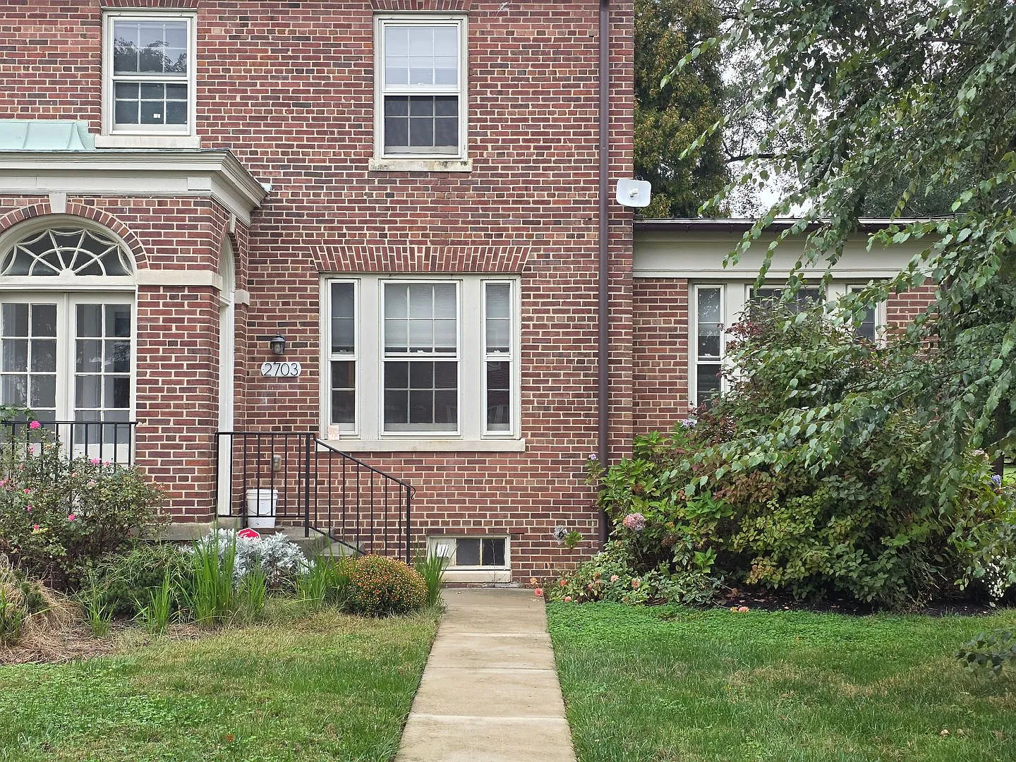 Delaware City Alert! 3 bed Townhome Available Now! — Photo 1