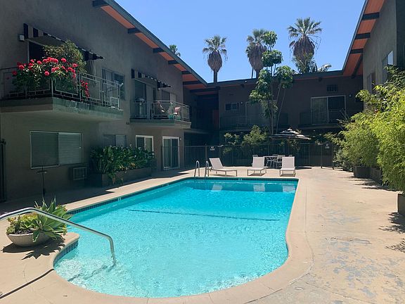 3rd image of 1710 Camino Palmero St #10