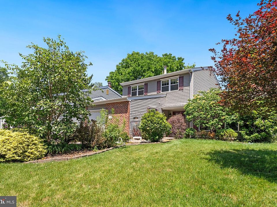 1st image of 111 Commonwealth Dr