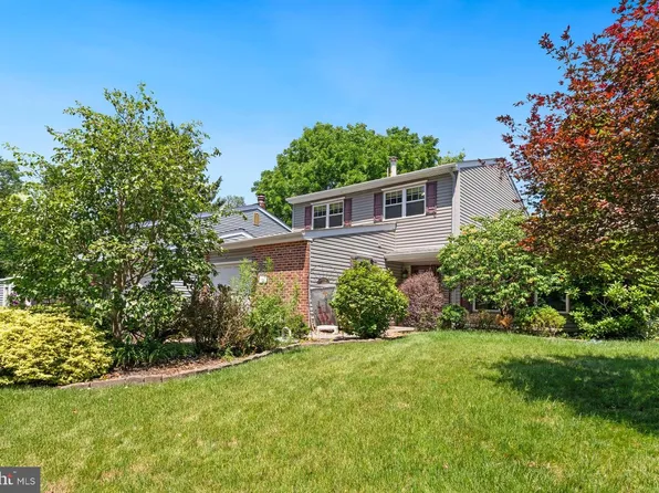111 Commonwealth Dr, Newtown, PA 18940