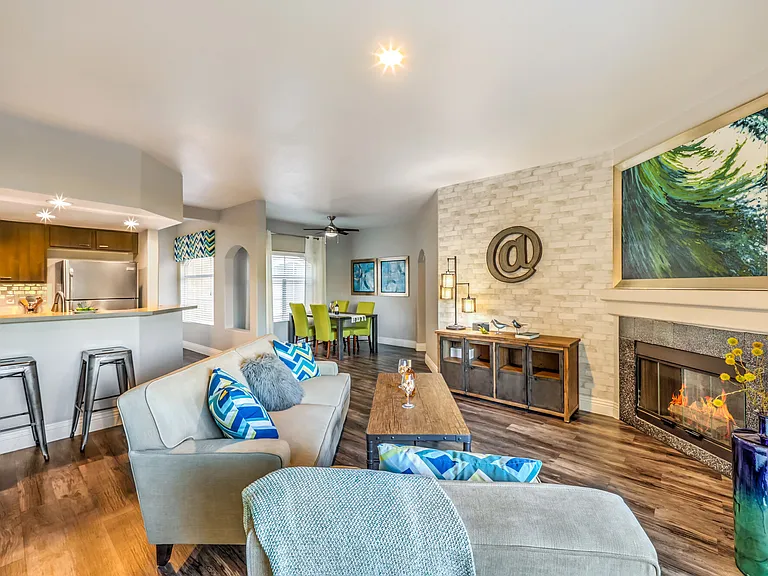 Parkway Townhomes — Photo 11