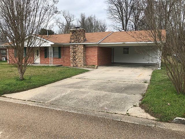 2nd image of 205 Marilyn Dr