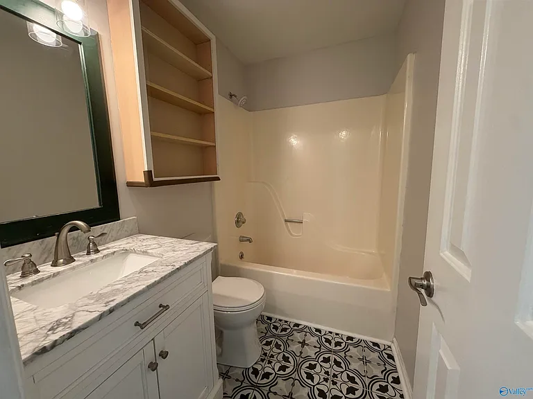 1027 Riverchase Rd SE — Photo 10