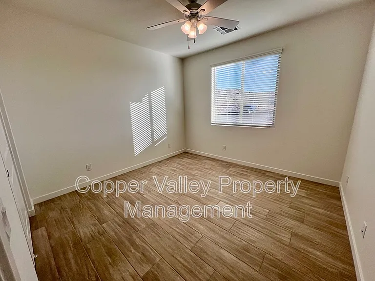 812 E Irvine Rd — Photo 15