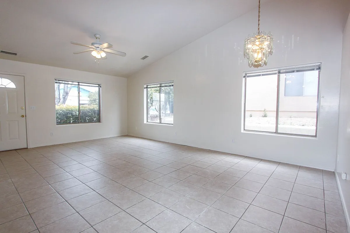 Building Photo - 8135 Ashley Dr