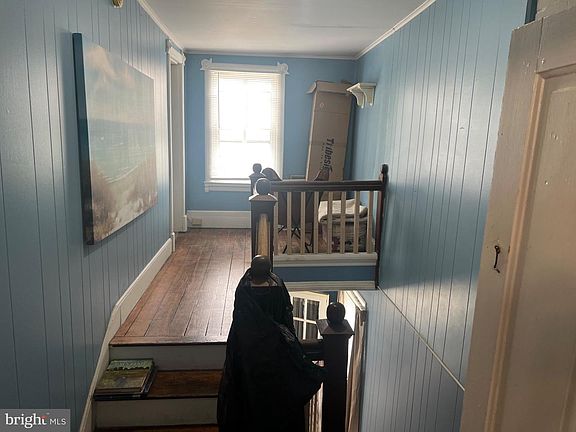 2nd image of 10 Willis St