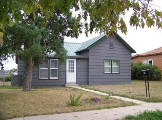 318 Lake St, Chadron, NE 69337