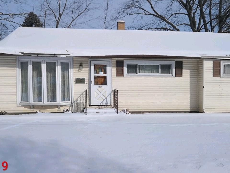 1st image of 206 Roosevelt Dr