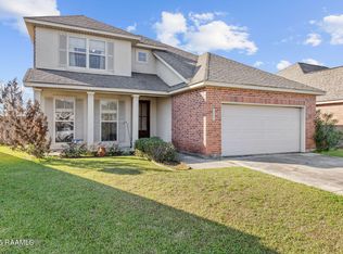 102 Still Waters Rd, Broussard, LA 70518