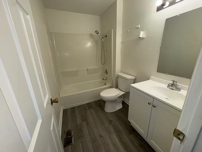 10G Fernwood Dr #10G — Photo 11