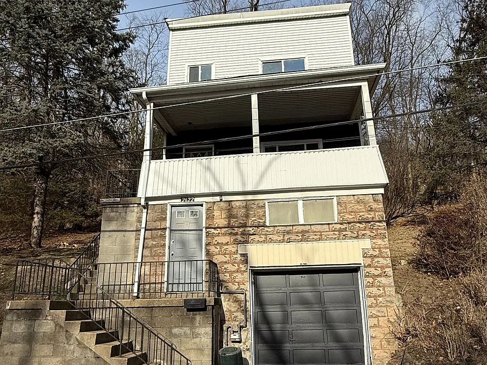 2622 Merwyn Ave