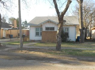 113 E Pierce St, Winters, TX 79567