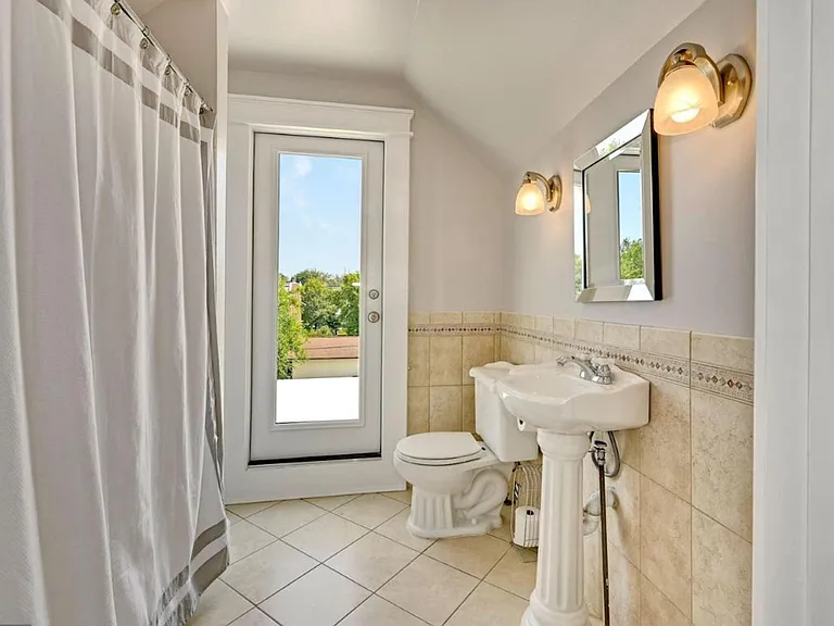 1424 Longfellow St NW — Photo 27