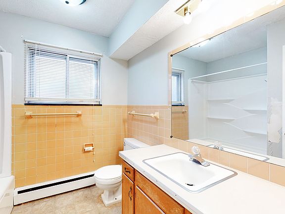 3rd image of 231 Robinhood Ln APT 01