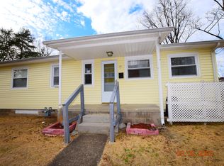 102 Valetta Ln, Oak Ridge, TN 37830