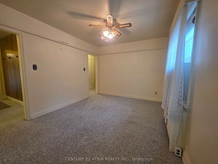 32 Meadowview Ave — Photo 5