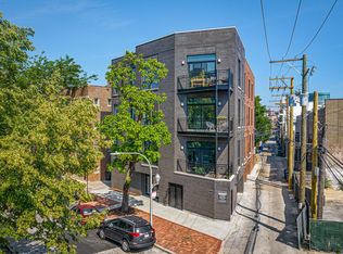 1050 W. Cornelia, Chicago, IL 60657
