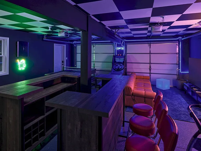 Building's Lounge