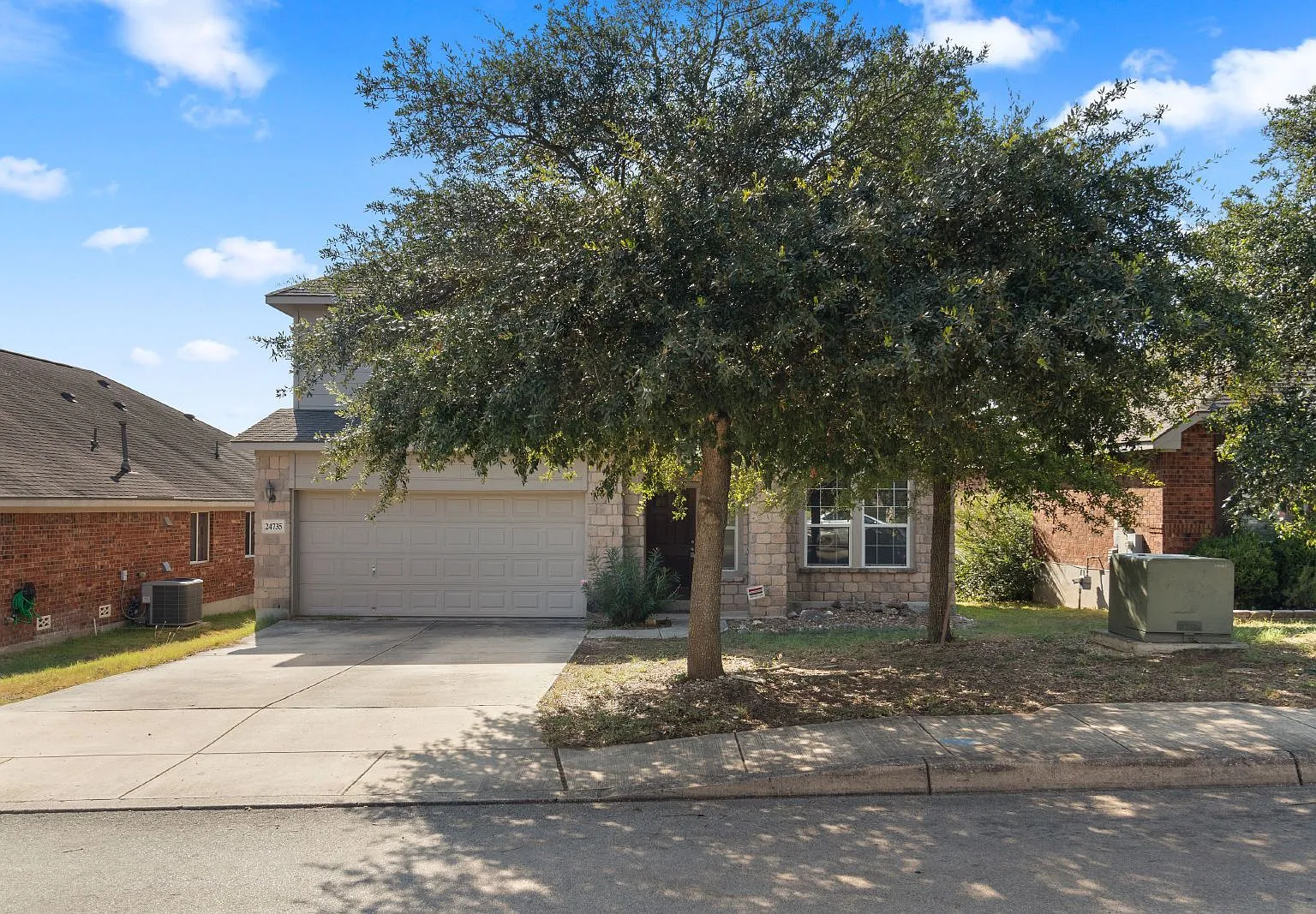 3 bed, 2.5 bath, 2153 sqft, $2,100 — Photo 2