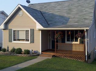 402 4th St, West Leechburg, PA 15656