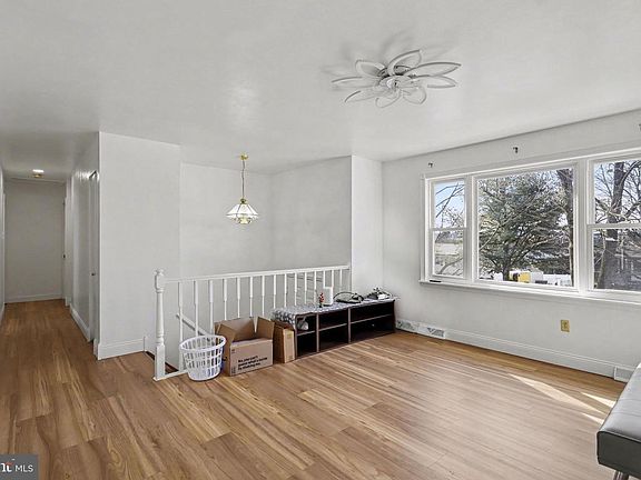 5th image of 48 Colonial Dr