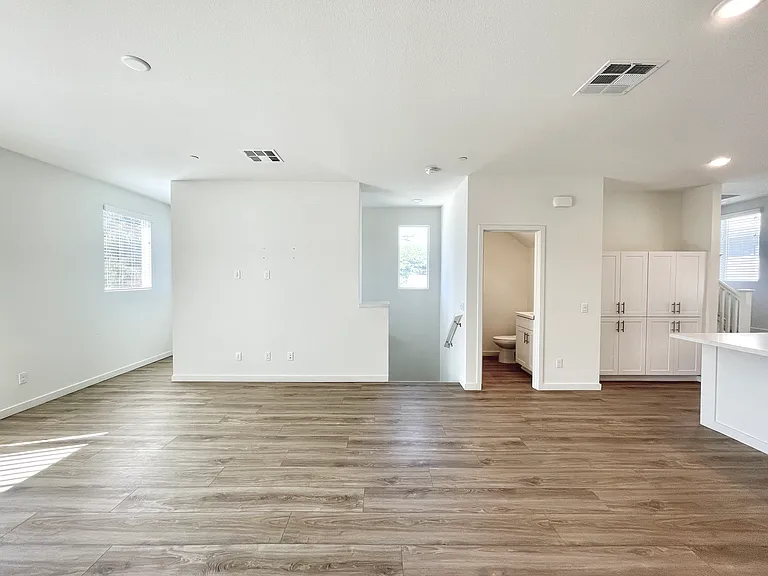 9319 E Heaney Cir — Photo 5
