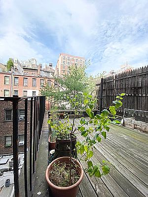 1st image of 113 W 70th St APT 4B