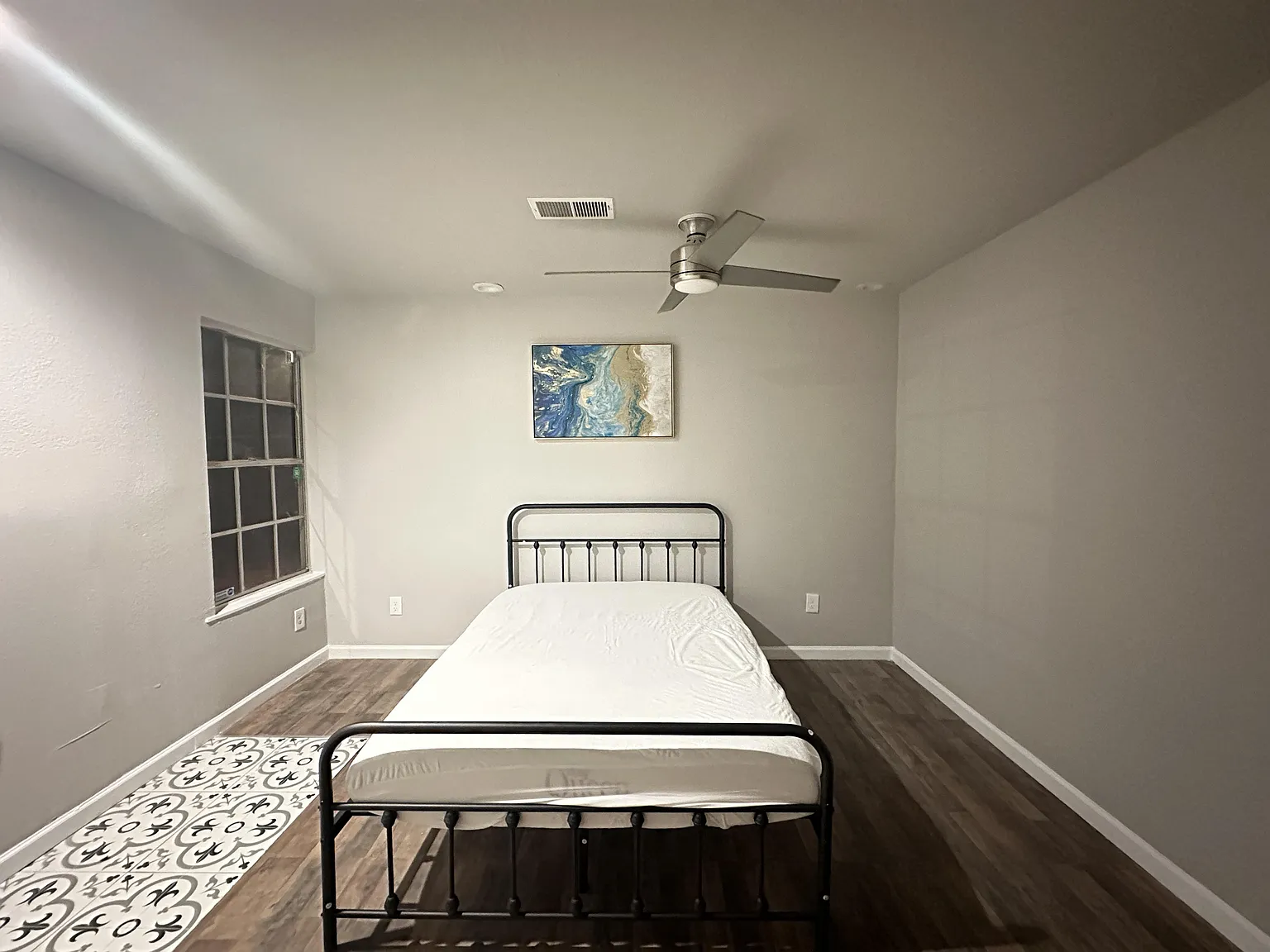 4 bed, 3.0 bath, 2800 sqft, $771 — Photo 1