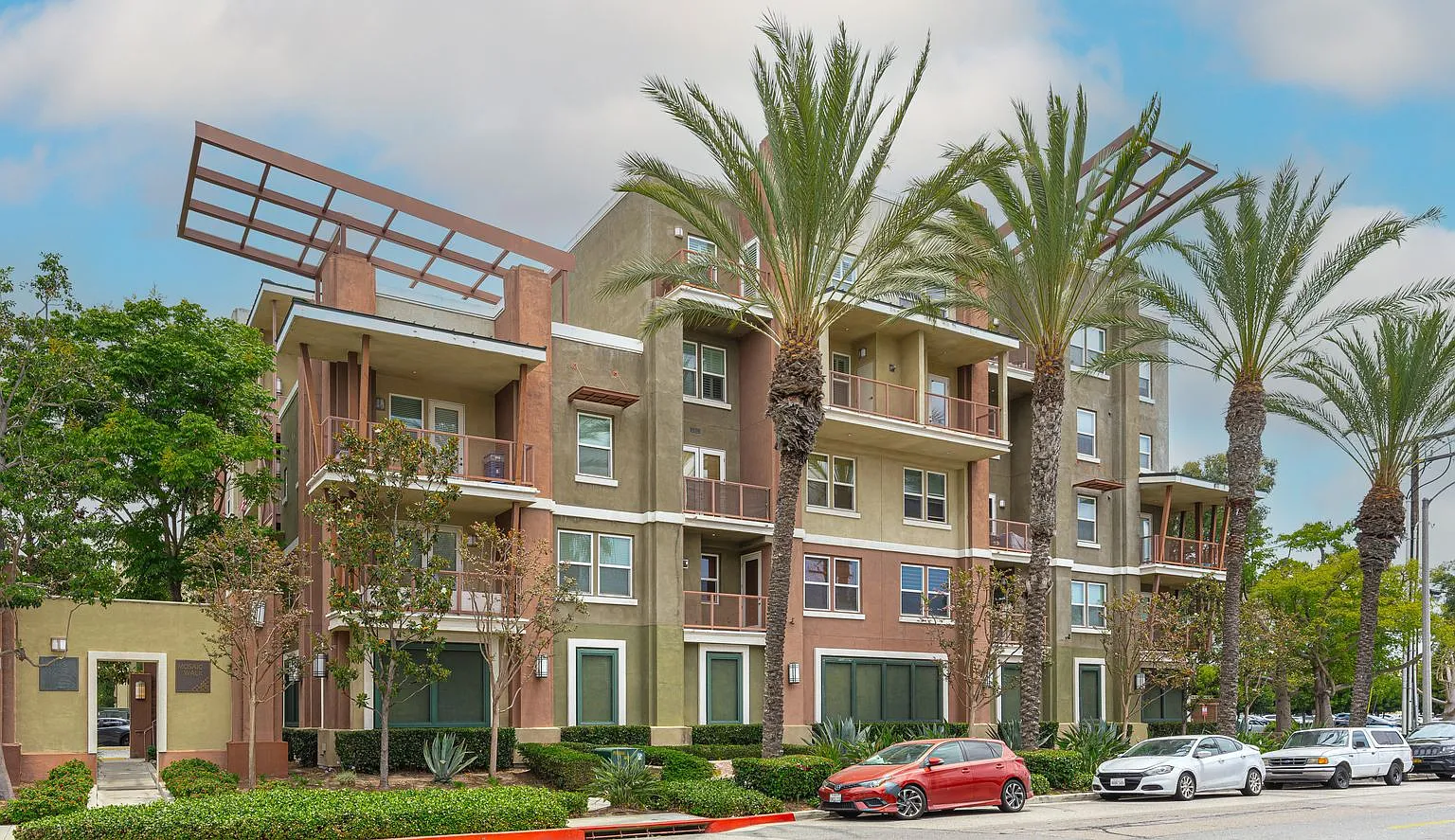 Luxury Condo with Double Primary Suites — Photo 1