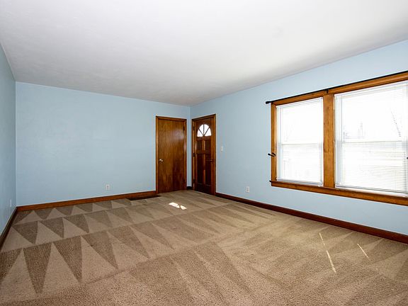 2nd image of 12080 Lincoln Way E