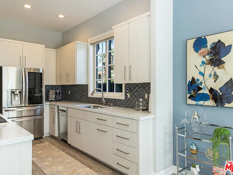 546 N Indian Canyon Dr — Photo 8