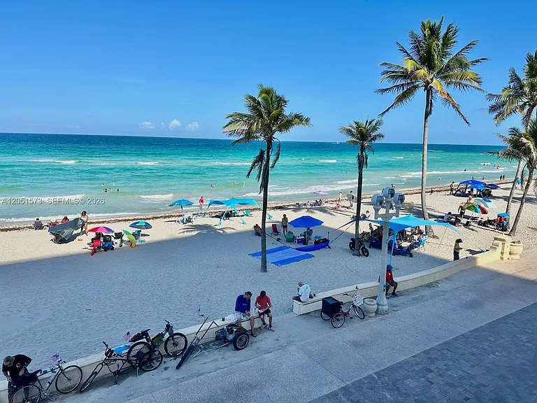 3111 N Ocean Dr #401 — Photo 15
