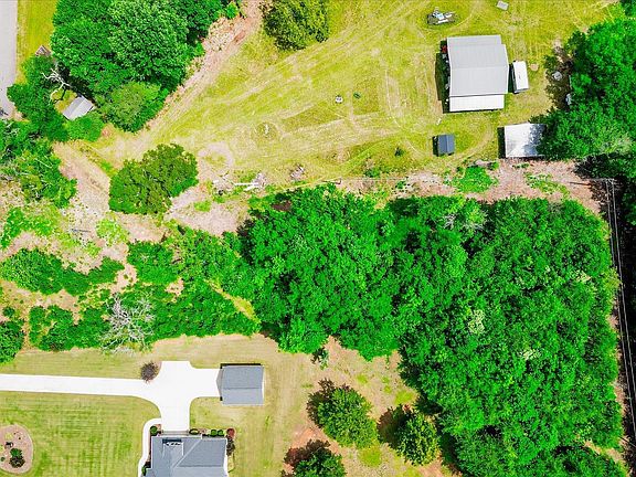 3rd image of 301 Clearview Rd