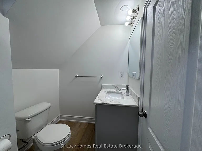 78 Starhill Cres — Photo 9