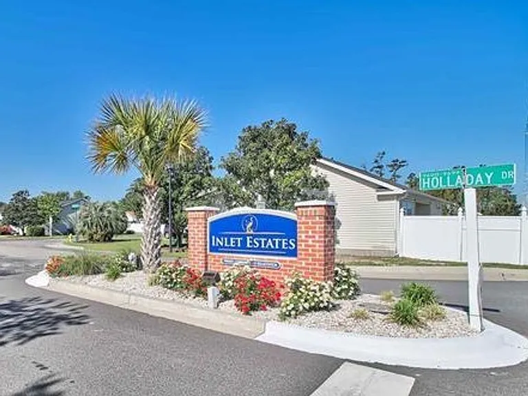 9565 Sullivan Dr — Photo 1